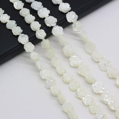 Selected Natural Shell Sea White Rose Flower-shaped Beads Are Used To Make Exquisite Womens Jewelry Bracelets 30 Pieces/piece