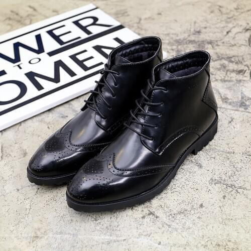 2019 New Large Size Men Bullock Boots British Retro Casual High Help Martin Boots lace-up Pointed Winter Men Motorcycle Boots