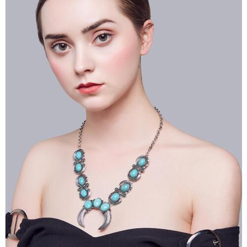 2020 New Creative Leaf Feather Horn Pendant Necklace Women Vintage Necklaces Jewelry Acrylic Stones Statement Bohemian Necklace