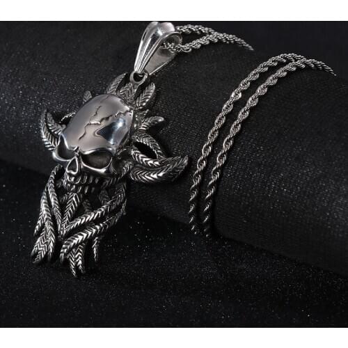 316 stainless steel skull and crossbones creative hand mens pendant, trendy male punk personality titanium steel pendant