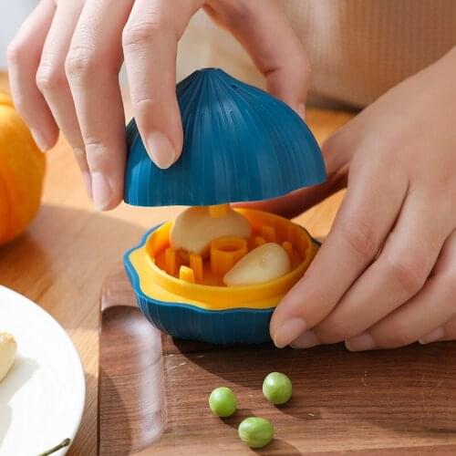 1PC Household Garlic Crusher Mini Manual Garlic Grinder Kitchen Labor Saving Garlic Meat Mincing Tool Ginger Peeling Grater Box