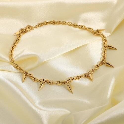 Golden Conical Rivets Pendant Necklace Women Pendant Monolayer Necklace for Women Dainty Neck Chain Fashion Jewelry Accessories