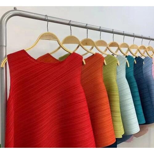 Miyake pleated top classic ladies 2021 summer new round neck all-match blouse sleeveless pleated solid color T-shirt women