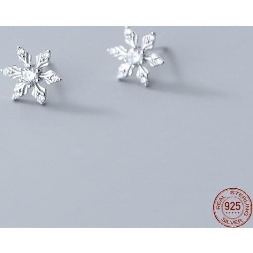 LKO 925 Sterling Silver Stud Earrings Simple Inlaid Zircon Crystal Snowflake Earring for Women Temperament Wedding Jewelry Gift