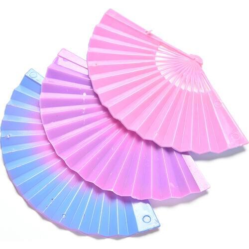 1 Pc Creative Gradient Ombre Fan for Dolls Accessories Dollhouse Furniture Color Random Kids Girls Birhtday Gifts