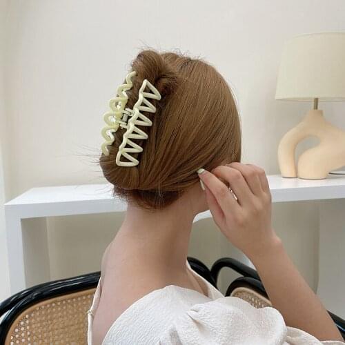 New Korean Fashion Women Hair Claws Simple Plastic Pure Color Hair Clips Retro Make up Hairdress Hair Styling Tool Wholesale