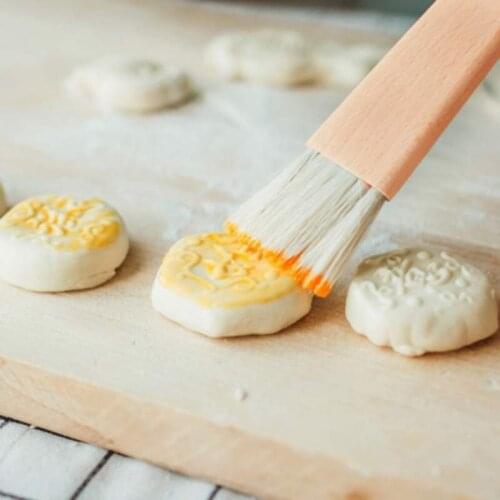 Wooden Barbecuing Brush Oil Basting Baking Brush Kitchen Wooden Handle Pastry Brush Practical and durable oil brush simple