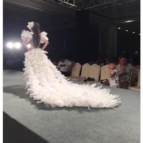 Children Trailing Girls feather trail Long