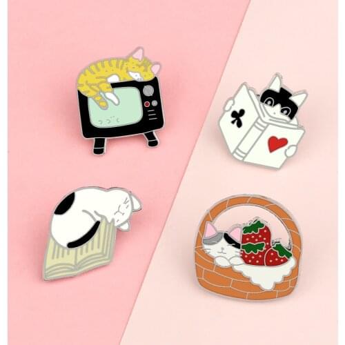 Cartoon Lazy Cat Enamel Pins Funny Animal Brooches Cat Hiding In Basket Cute Bag Badge Custom Lapel Pin Jewelry Gift For Friends