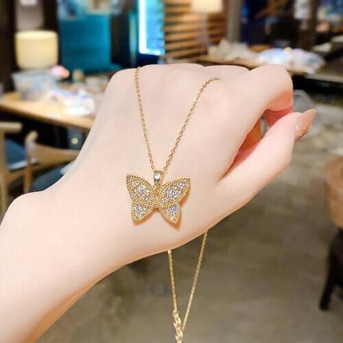 Super Flashing Butterfly Pendant Necklace Temperament Clavicle Chain For Women Jewelry Stainless Steel Necklace Accessories
