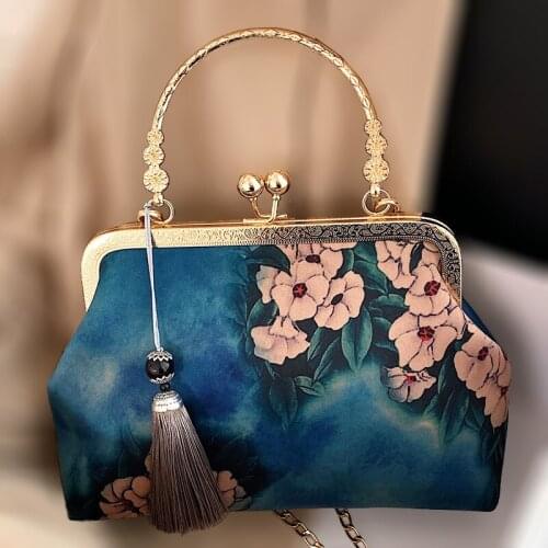 Angelatracy 2021 New Luxury Designer Handbag Floral Tassel Rivet Bag Jacquard Vintage Women Messenger Bags Lady Shell Handbags
