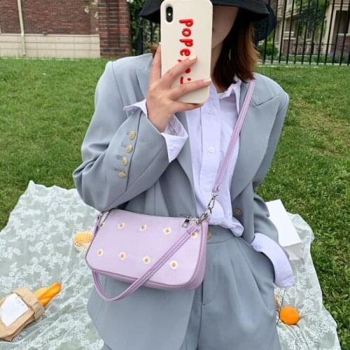2021 new trendy messenger bag female spring western fashion small daisy underarm bag