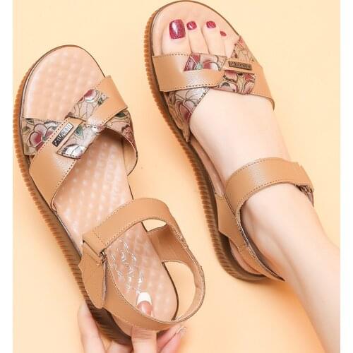 2021 Summer New Style Mom Sandals Middle-aged Womens Comfortable Soft bottom Sandals Women Casual Beach Sandals Ladies Shoes