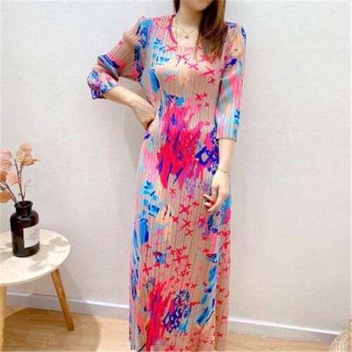 Miyake pleated dress O-neck sleeves fashionable and unique loose and comfortable design womens ink mixed color mid-length dress