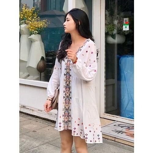 Summer new edition of Bohemian travel resort beach short dress retro ethnic embroidery v-neck loose MINI dress