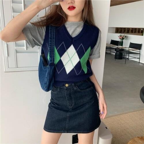 Women Sweater Vest 2021 Spring Korean Style Vintage Argyle Plaid Slim V Neck Sleeveless Pullover Knitted Waistcoat Tops T583