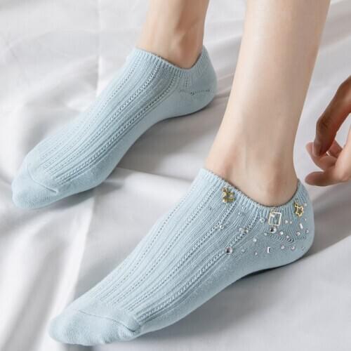 2020 Autumn New Wild Original Handmade Accessories Korea Hot Diamond Pendant Sweet Personality Boat Cotton Ladies Socks