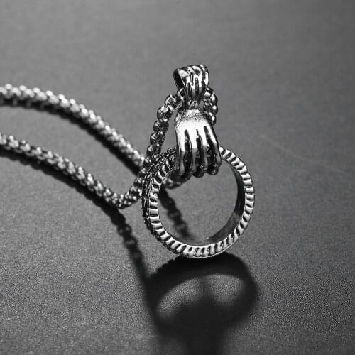Charm Punk Hip Hop Vintage Hand Cirle Necklace for Men Women Stainless Steel Fitness Pendant Necklaces Jewelry Accessories