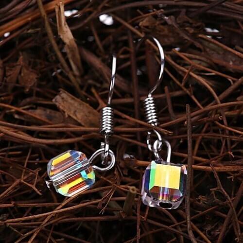 Ladies Luxury Crystal Earrings Jewelry Fashion Simple Long Drop Earrings For Women Korean Cute Earrings Wholesale