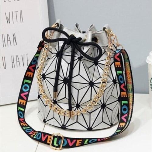 2021 Women One Shoulder Messenger Lady Bag Handbag Pearl Fashion Lingge Trend Bucket Girl Party Trip Silvery Geometric Pattern