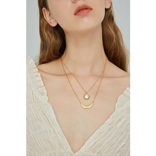 | baroque pearls gold-plated clavicle chain new winter sweater chain of French restoring ancient ways is contracted