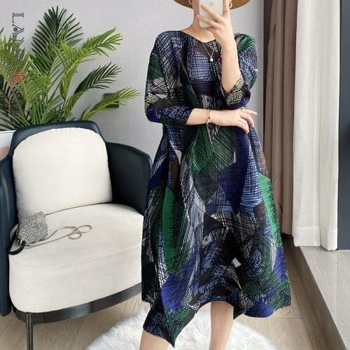 LANMREM Women Green Pleated Dress Round Neck Three Quarter Loose Fit Female Fashion Tide Summer 2021 New 2E1856