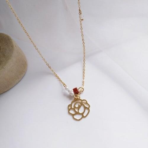 Romantic Simple Hollow Out Rose Pendant Necklace Elegant Womens Charm Gold Choker Accessories Fashion Christmas Jewelry Gifts