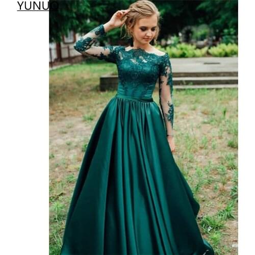 YUNUO Green Satin Prom Dresses robes de soirée A-Line Long Sleeve Off Shoulder Lace Evening Dresses with Appliques Floor Length