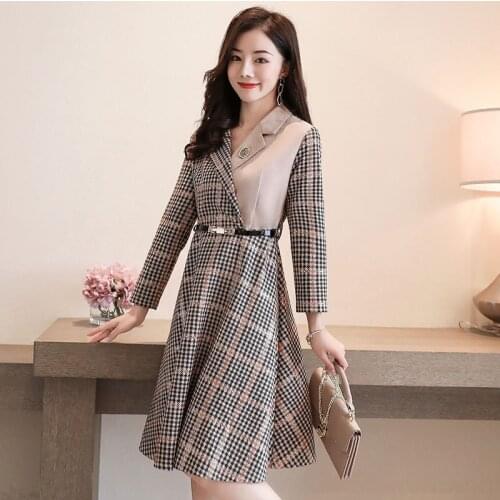 New womens spring and autumn long-sleeved Korean version of the Slim was thin temperament long Plaid stitching big swing dress