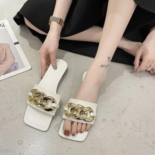 Outer slippers female 2021 summer new style Korean fashion comfortable sandals flat bottom square head metal buckle flip flops
