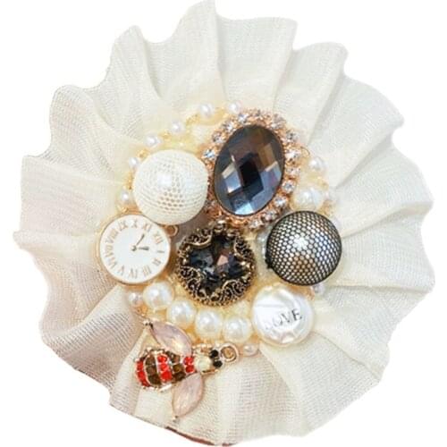 Korean Fashion Flower Pearl Brooch Pins Chiffon Crystal Corsage Suit Cardigan Badge Luxulry Jewelry Gifts for Women Accessories