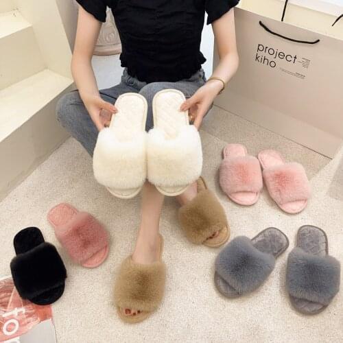 Fashion Brand Girl Luxury Fluffy Fur Slippers Ladies Indoor Flat Slippers for Women Plush Fur Slides Designer Furry Slides