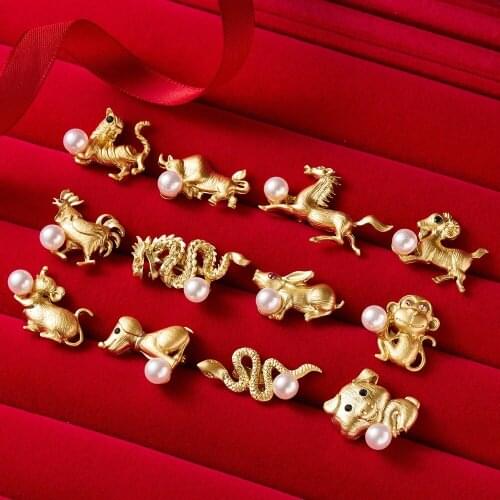 WOOGGE Cute Imitation Pearl Dog Horse Tiger Zodiac Animal Brooches Small Brooch Pin for Women Christmas Gift Jewelry