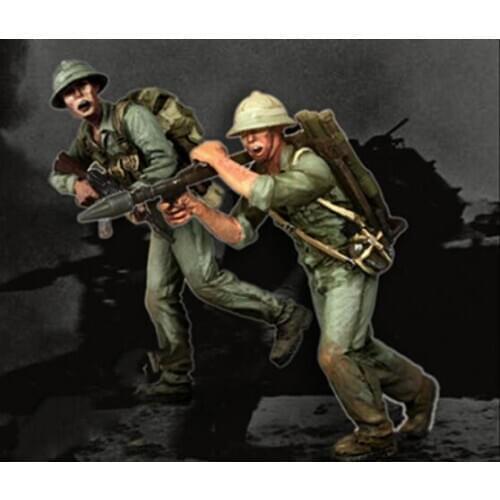 1/35 Scale Unpainted Resin Figure North Vietnam RPG team 2 figures collection figure