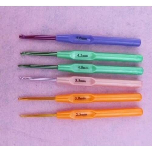 6pieces/bag different size&multi-colour Plastic Crochet Hooks knitting Needles 2.5 - 5