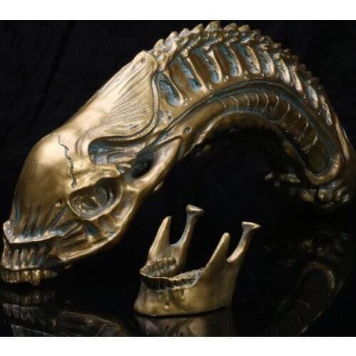 High Precision Alien skull model resin crafts Halloween decoration Antique model