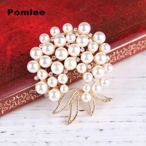 Pomlee New Arrival Pearl and Rhinestone Flower Circle Brooches for Women Baroque Style Elegant Brooch Pin Winter Gift