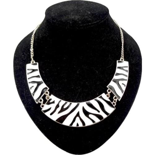 New Fashion European Style Punk Rock New Geometric Geometric Enamel Choking Necklace Statement Ladies Party Short Neck Necklace