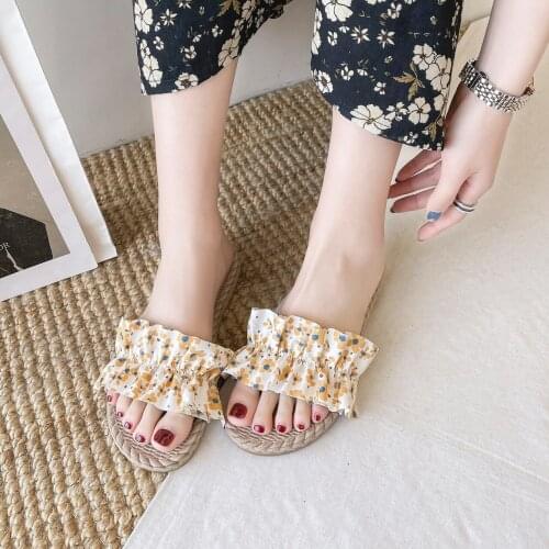 Summer Canvas Ruffles Floral Vacation Women Slippers Slip-on Beach Ladies Slides Mules Faux Straw Women Flat Sandals Slippers
