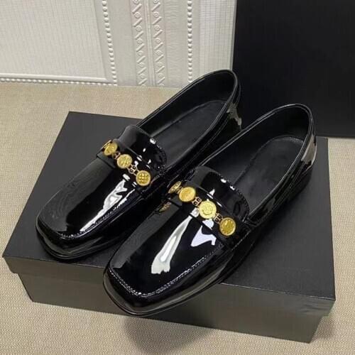 Patent Leather Pumps Women Mental Chain Decor Mary Janes Classic Design Real Leather Slip on New Luxury Brand Design Woman Shoes
