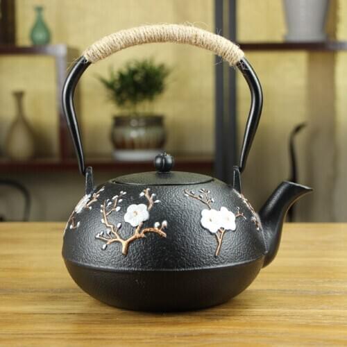 Cast Iron Pot Japanese Pure Handmade Ironpot Prefer Eyebrow Tip Iron Teapot Uncoated Iron Pot Clearance Flower Black 1.2L