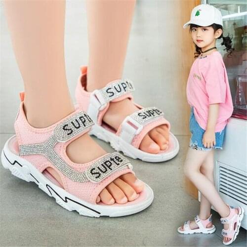 Childrens sandals new summer girls' sandals students' light casual beach shoes girls' fashion bright diamond princess shoes