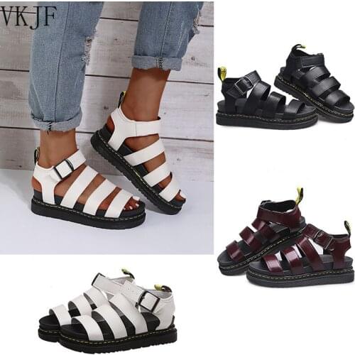 2021 Summer New Womens Shoes Sandals Student Flat Platform Platform Shoes Womens Soft Bottom Patent Leather Beach Sandals