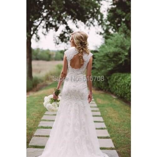 V Neck Lace Backless Wedding Dresses Cap Sleeve Court Train Garden Vintage Appliques Lace Bridal Gowns Custom Free Shipping