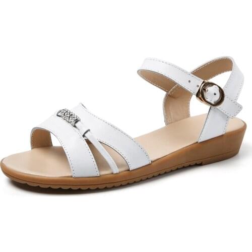 Breathable Summer Women Sandals Luxury Crystal Flat Sandal Shoes for Women Slip Resistance Diamond Ladies Beach Sandal Flipflop