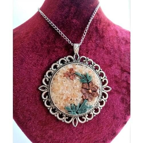 Elfin Mosaic Kumdaki Daisy Necklace