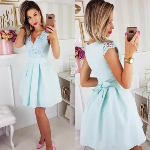 Hot Selling A Line Short Homecoming Dresses with Sash V Neck Lace Capped Sleeves Graduation Party Gowns Maid of Honor Dress