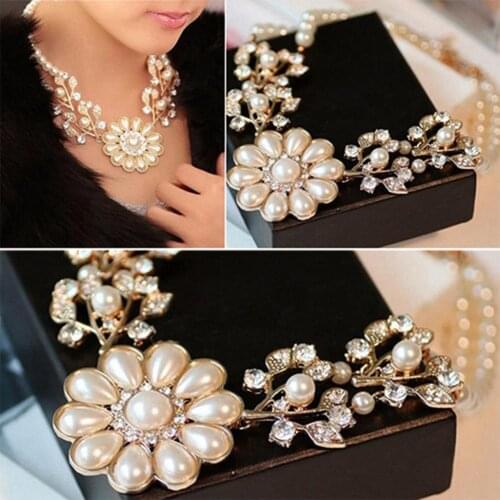Women\s Bohemian Faux Pearl Flower Pendant Choker Necklace Jewelry Charm Gift