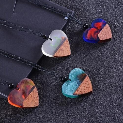 New In 2021 Handmade Ocean Solidified Wood Resin Pendant Necklace Female Peach Heart Solid Wood Resin Sweater Chain Jewelry