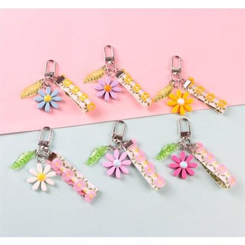 Handmade Cute Colorful Resin Flower Keychain Headphone Cover Keyring Lace Charm Bag Pendants Car Key Chains Wedding Party Gifts